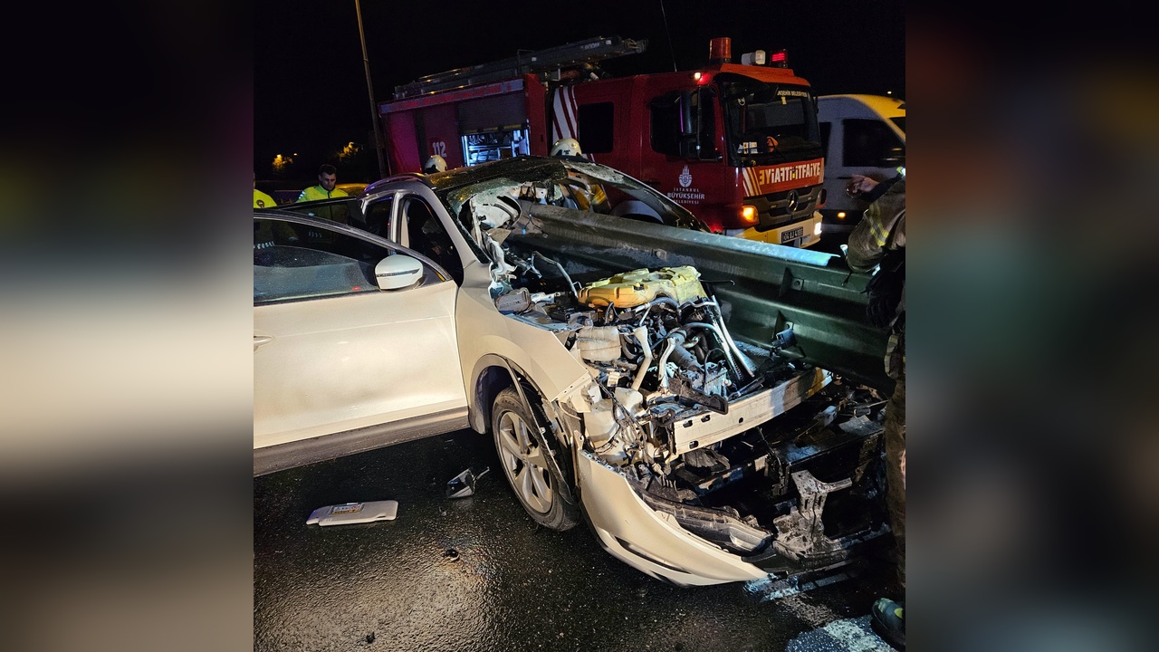 Beylikdüzü'nde Trafik Kazası: Bir Ölü, İki Yaralı