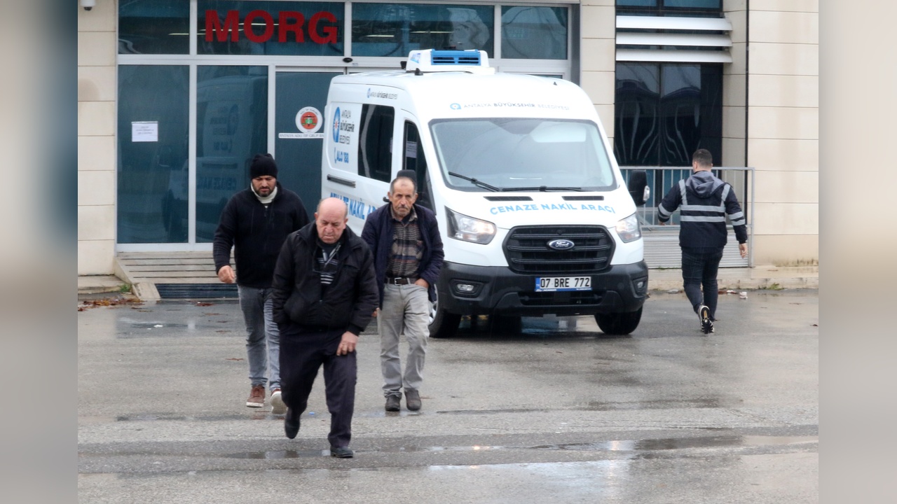 Kız Arkadaşının Babası Tarafından Bıçaklanan Genç Hayatını Kaybetti