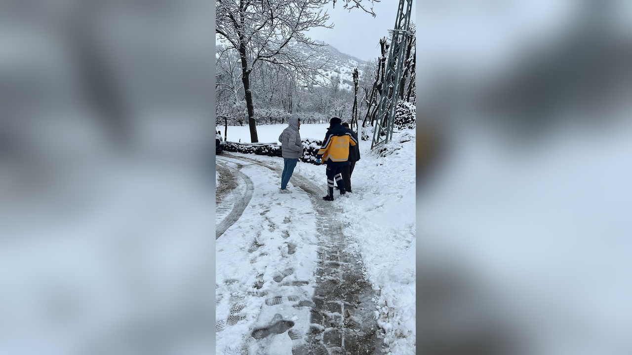 Mahsur Kalan Hasta İçin Yol Açıldı: Elazığ'da Acil Müdahale