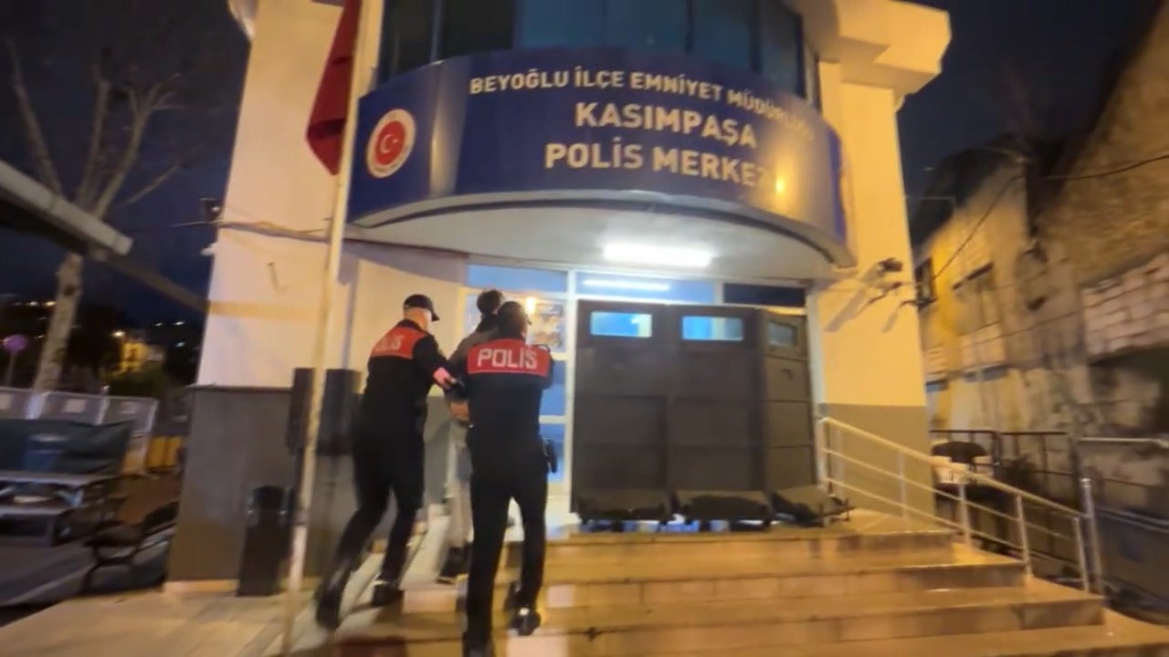 Sosyal Medyada Hakaret Eden Şahıs Gözaltına Alındı