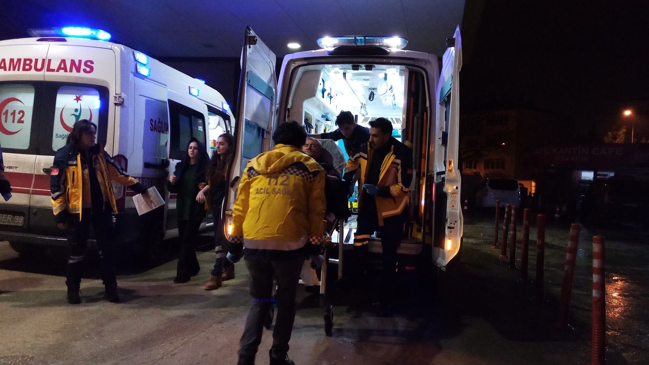 Dünürüyle Tartışan Kişi, Tabanca ile Bacağını Vurdu