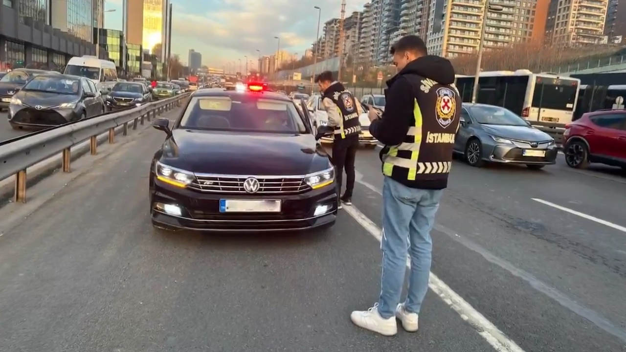 Araç Denetimleri Sonucu 444 Bin Sürücüye Ceza Kesildi