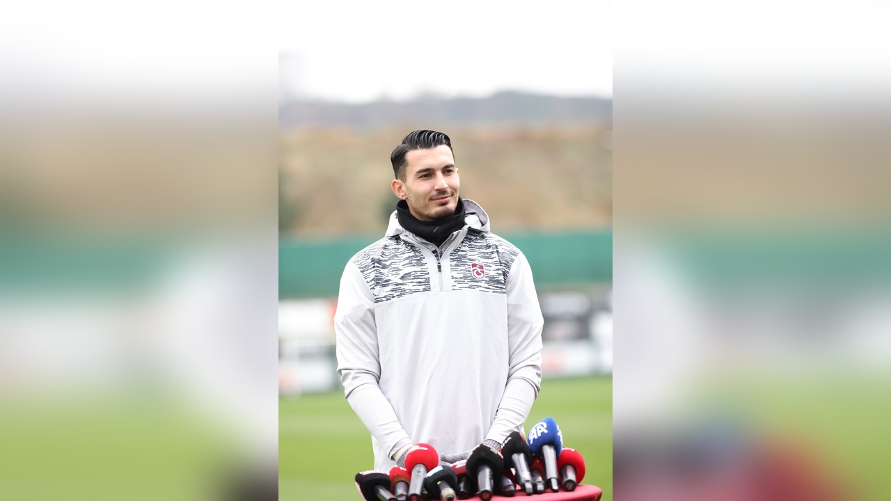 Uğurcan Çakır, Transfer Konusundaki Gelişmelere Duyarsız Kaldığını Belirtti