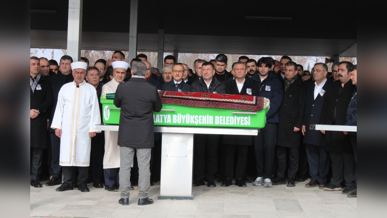 Özgür Özel, Son Görevini Yerine Getirdi