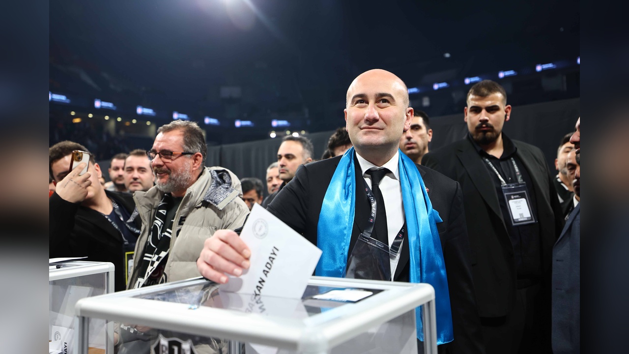 Hüseyin Yücel, Beşiktaş Başkanlığı için oyunu kullandı