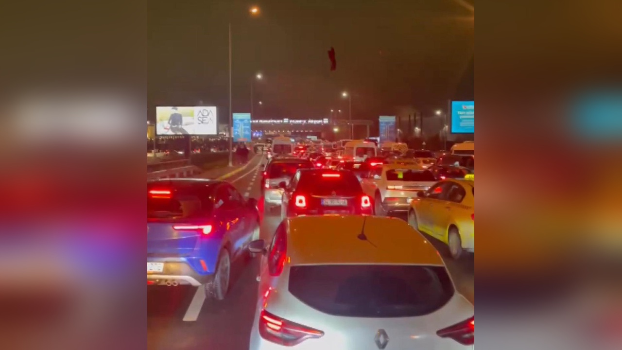 İstanbul Havalimanı'nda Şüpheli Valiz İhbarı Üzerine Önlemler Alındı