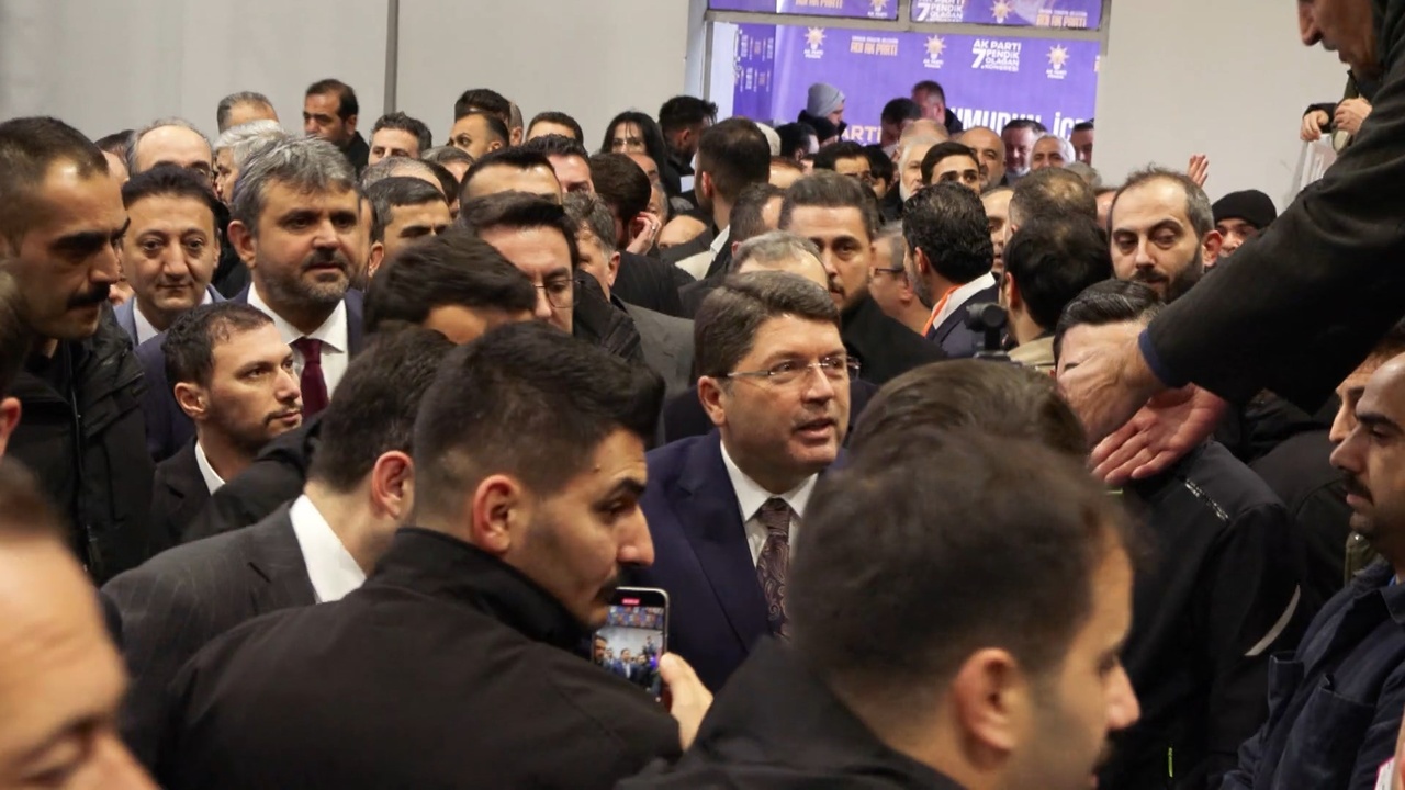 Adalet Bakanı Tunç'tan Demokrasi Vurgusu