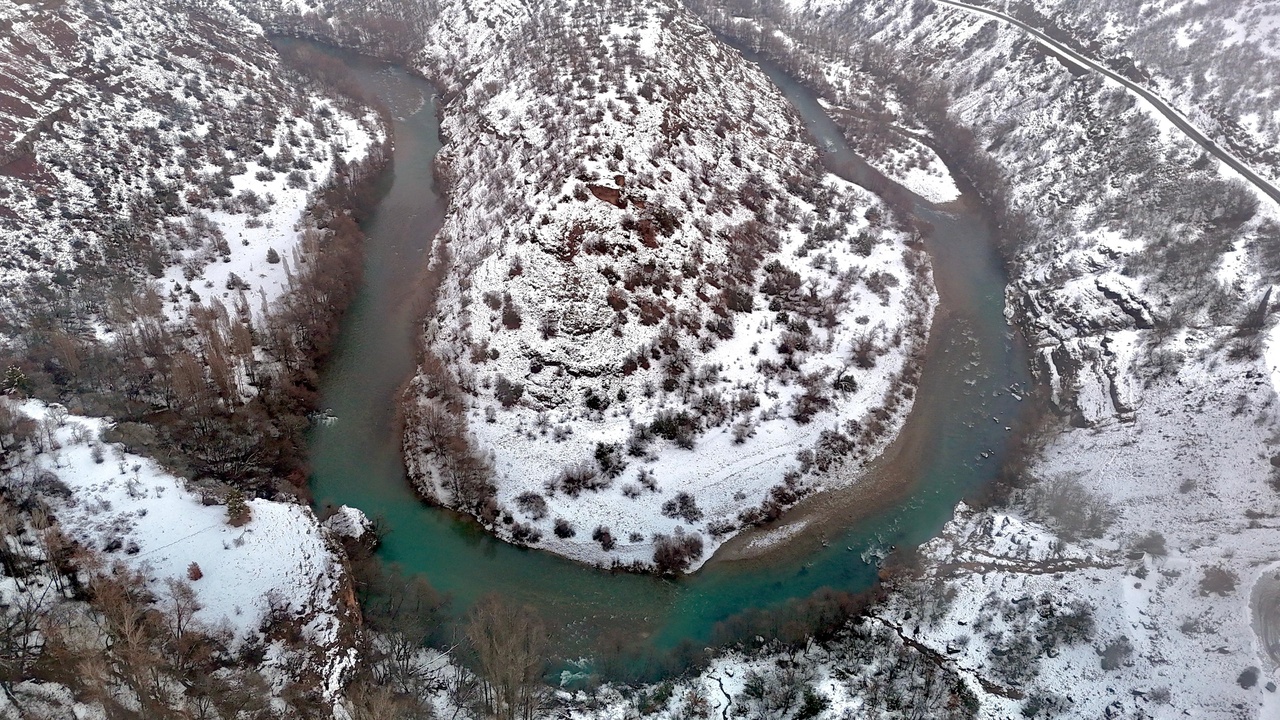 Munzur Vadisi'nde Kış Manzaraları Dron ile Kaydedildi