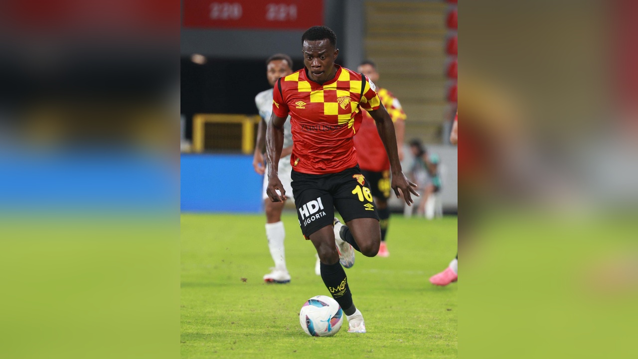 Göztepe'nin Hırçın Yıldızı Dennis: Süper Lig'de Dikkat Çekiyor