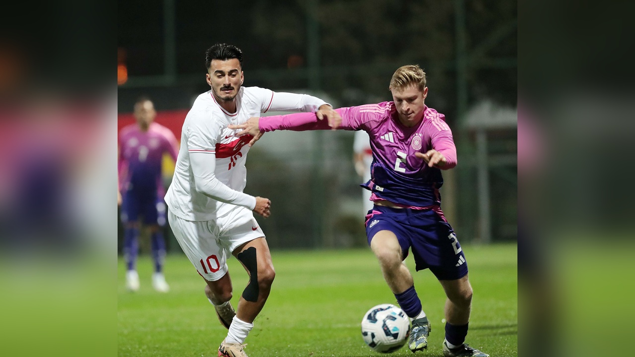 Bursaspor, Altınordu'nun Yıldız Oyuncusu Sami İçin Transfer Teklifinde Bulundu