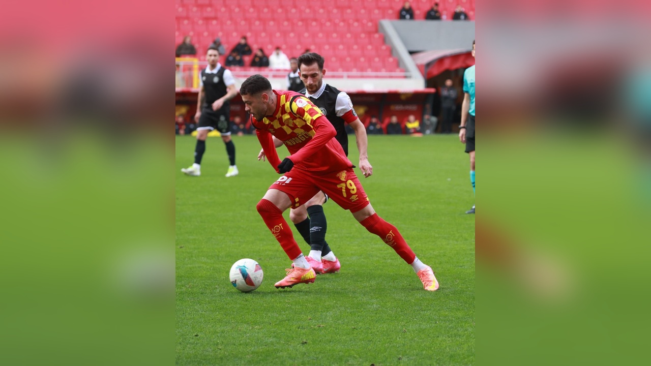 Manisa Futbol Kulübü, Göztepe'yi Devirdi