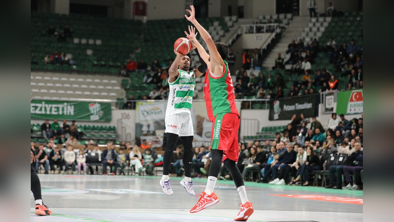 Bursaspor, Yalovaspor'u Farklı Geçti