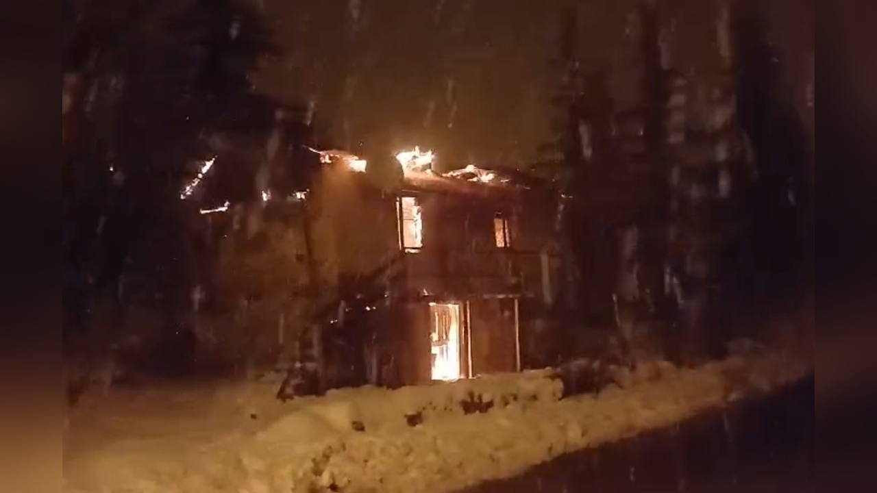 Yayla Evi Alevlere Teslim Oldu