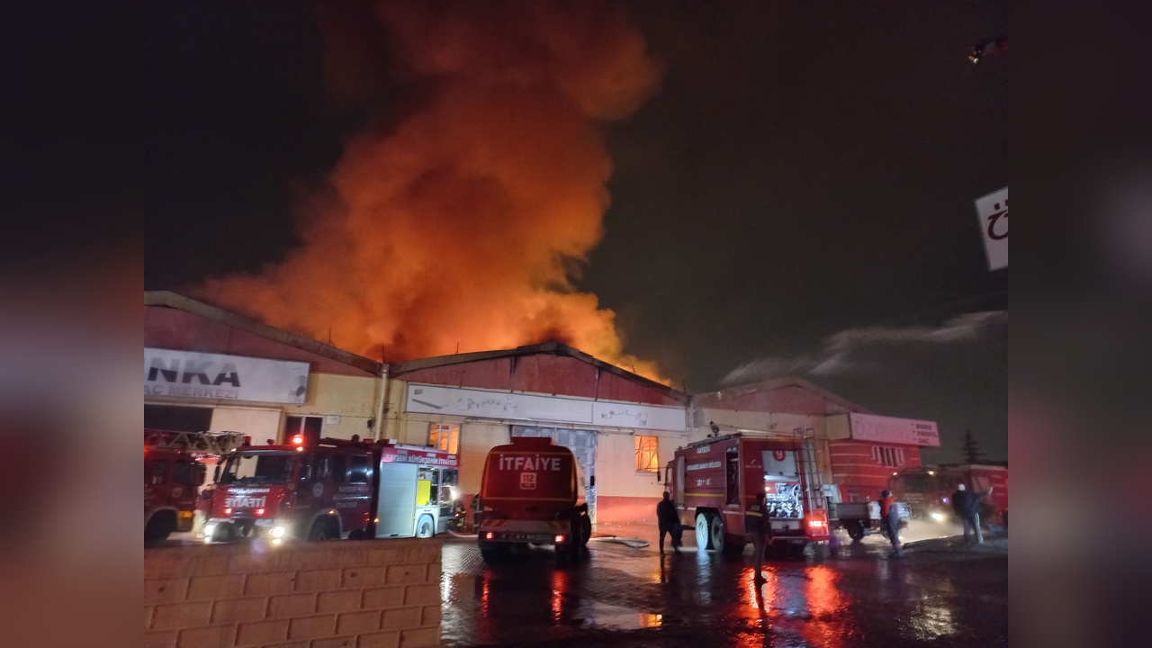 Kayseri'de Fabrikada Yangın Paniği
