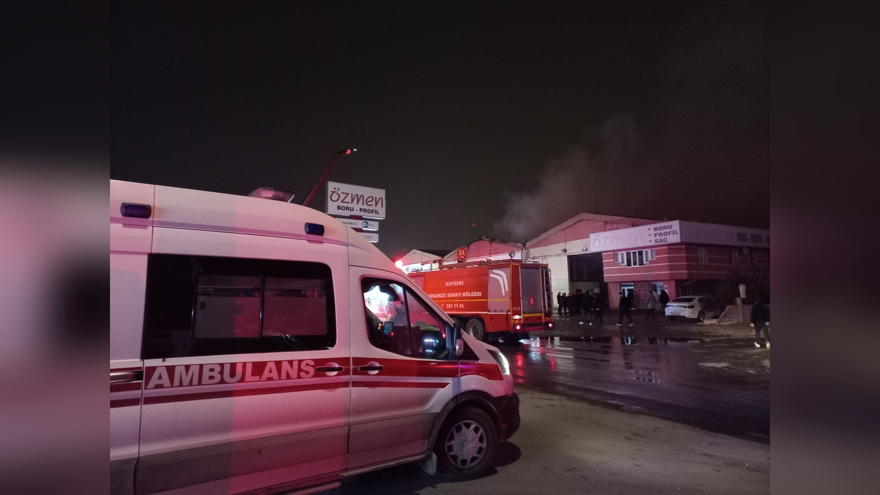 Kayseri'de Boru Profil Fabrikasında Yangın Paniği