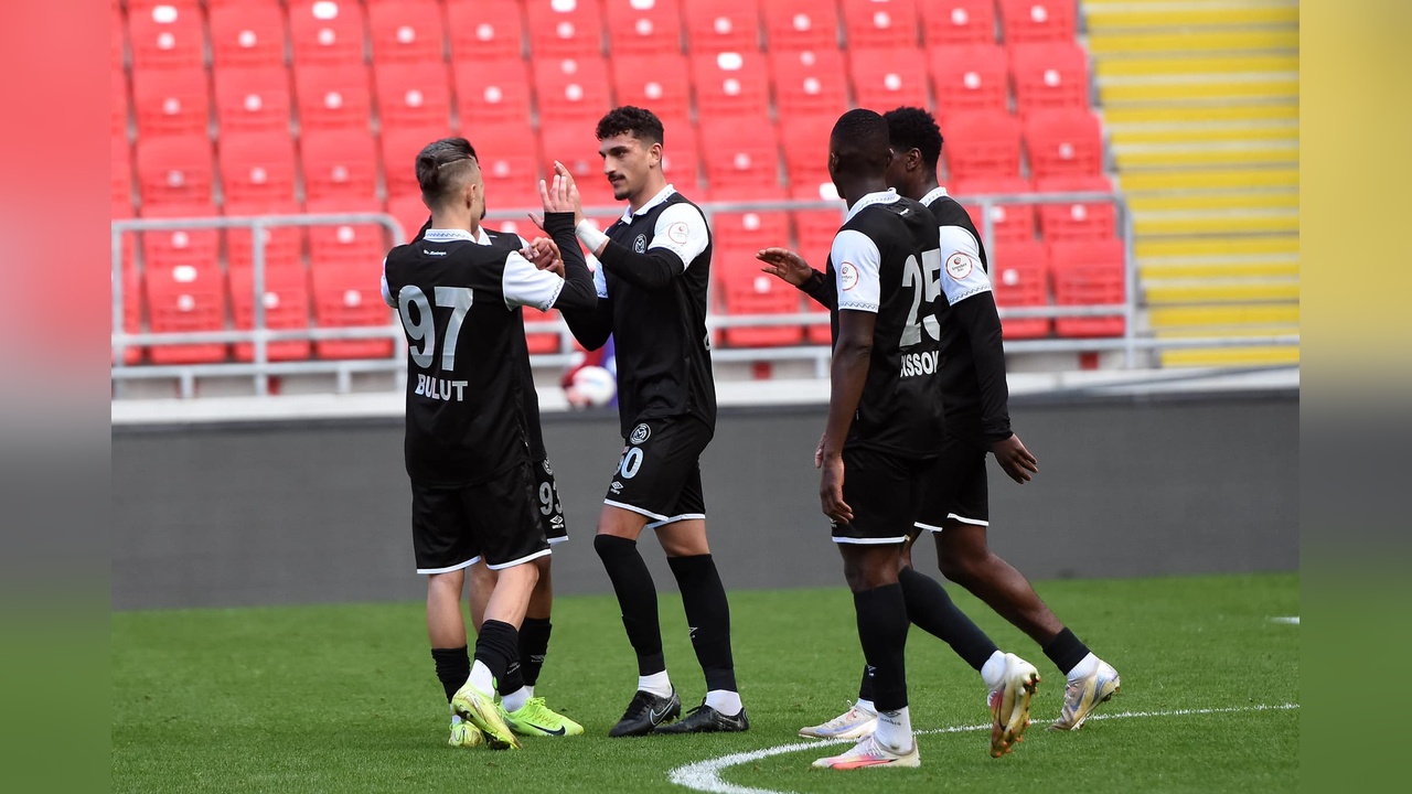 Manisa FK Takımında Moral Dolu Günler