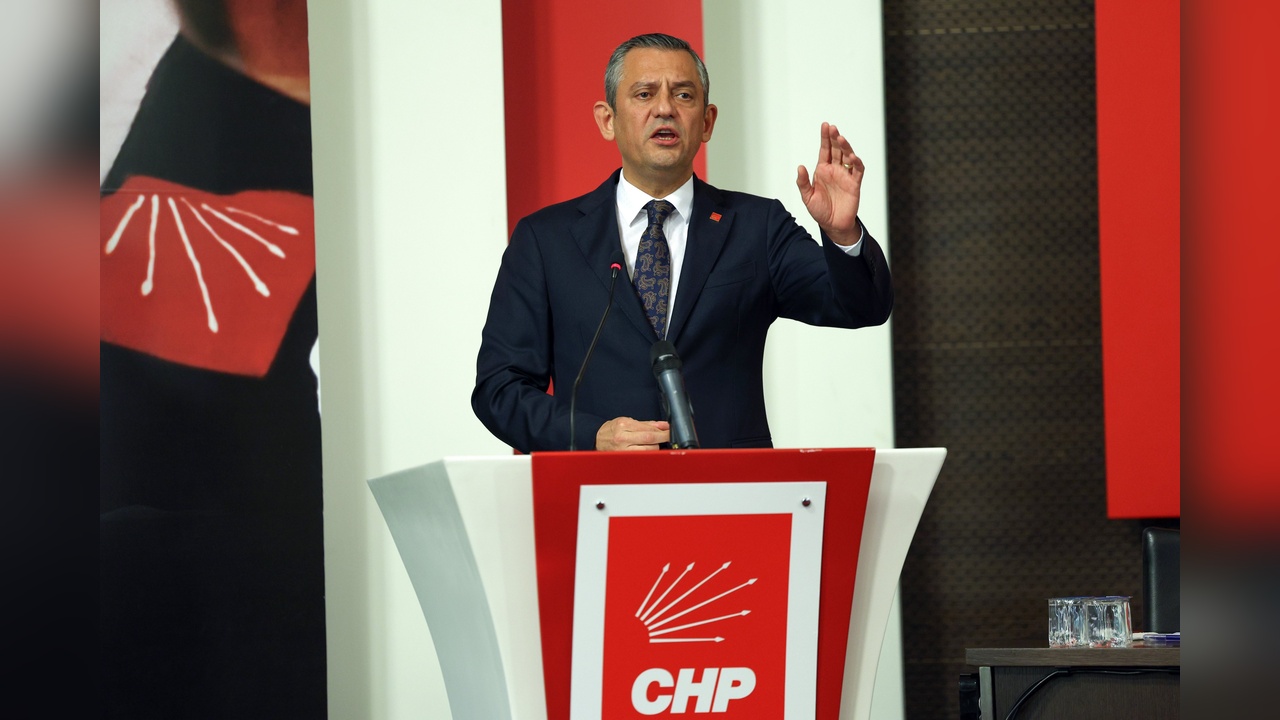 Özgür Özel, Yeni Yıl İçin Umut Dolu Mesajlar Verdi