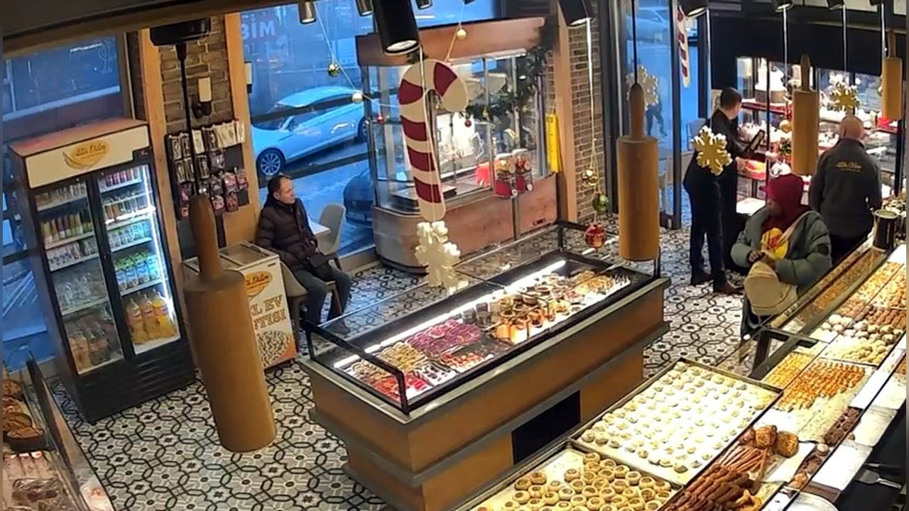 Esenyurt'ta Altın Dolgulu Pastalar Sosyal Medya Fenomenini Şaşırttı