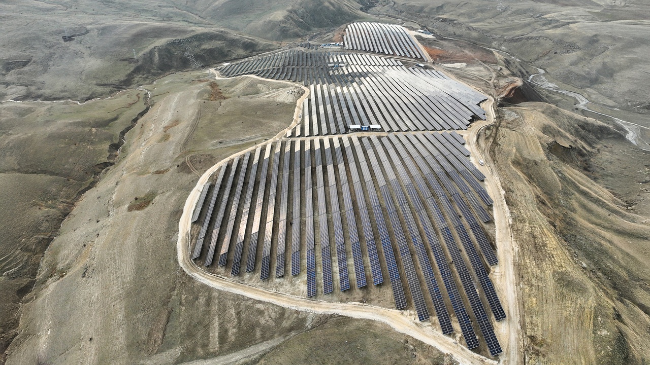 İş Bankası, Güneş Enerji Santralini Faaliyete Geçirdi