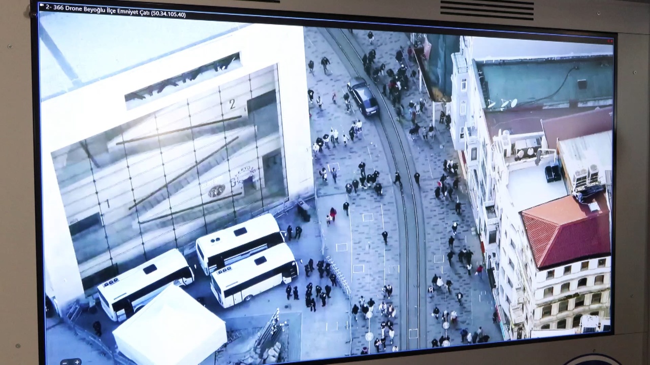 Taksim'de Yılbaşı Kutlamaları 15 Bin Kamera ile İzleniyor