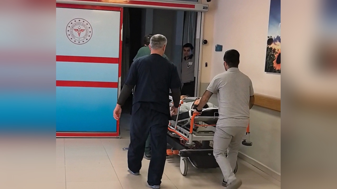 Husumetli İki Kişi Tamirci Dükkanında Karşılaştı: Bıçaklı Saldırı