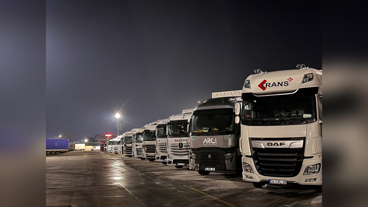Kapıkule'de Yeni Yıl Coşkusu: TIR Şoförleri Bir Araya Geldi