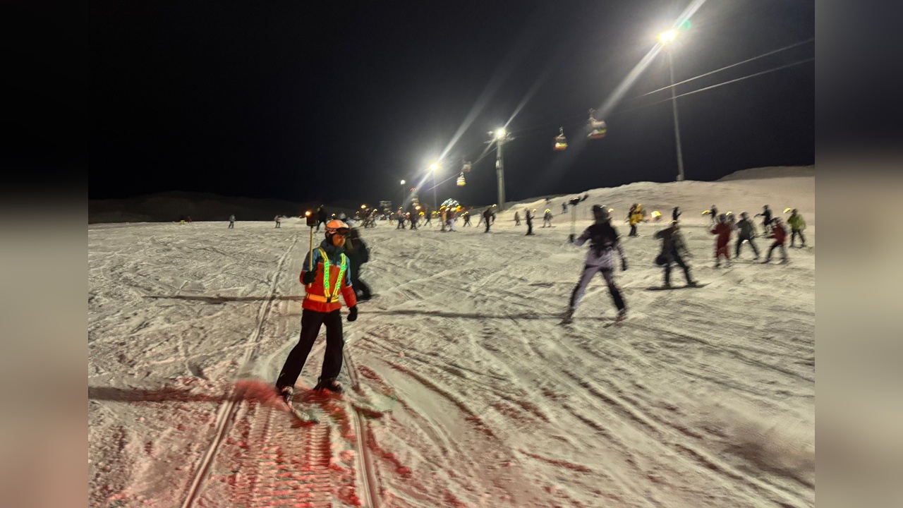 Erciyes Kayak Merkezi'nde Gece Kayağı Heyecanı