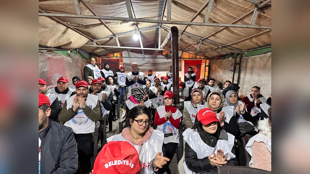 Iğdır'da İşten Çıkarılan İşçiler Yeni Yıla 'Hak, Hukuk, Adalet' Sloganıyla Girdi
