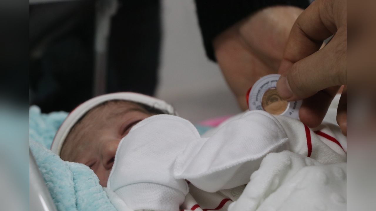 Yeni Yılın İlk Bebeği Diyarbakır'da Dünyaya Geldi