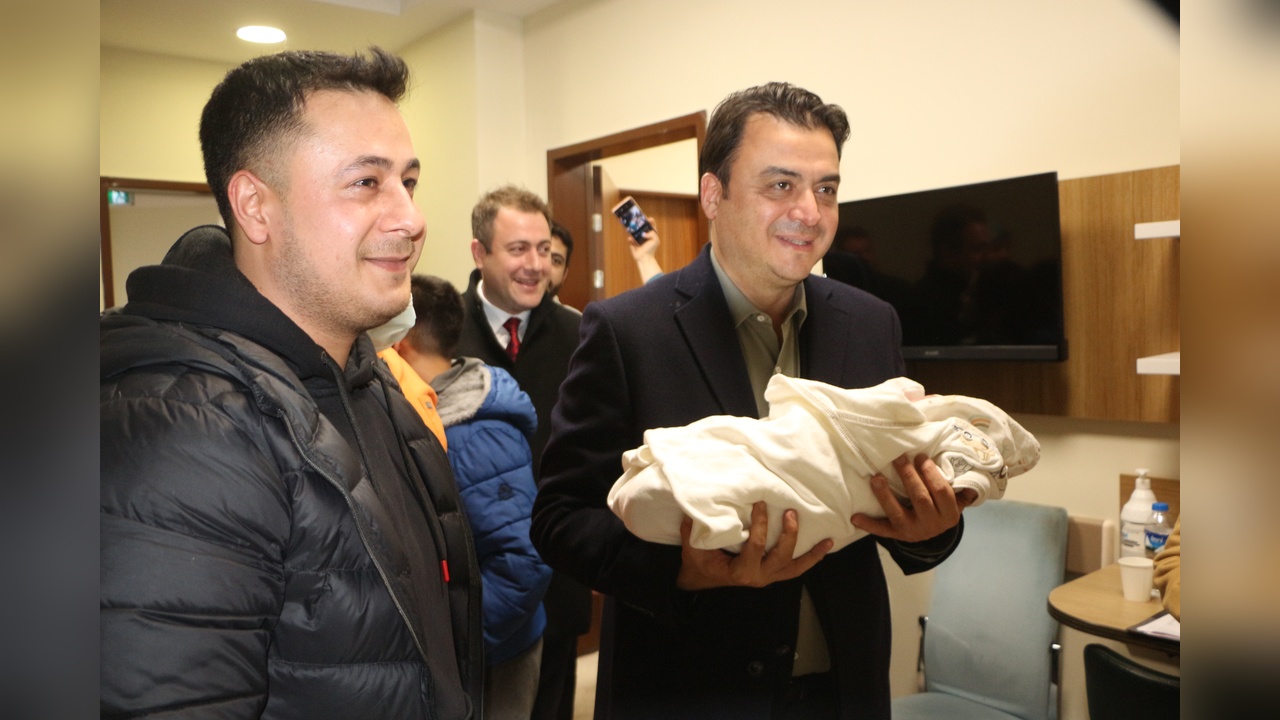Tokat'ta 2023 Yılının İlk Bebeği Gökalp Dünyaya Geldi
