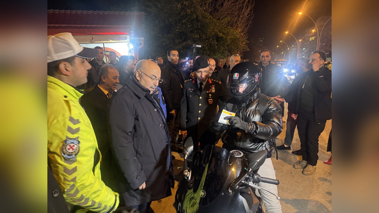 Yılbaşı Gecesi Adana'da 5 Bin 555 Polis Görevde