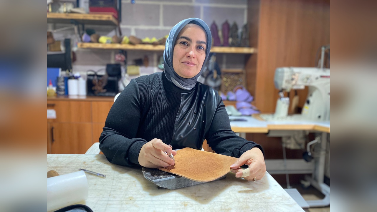 Yemeni Sanatıyla Sanatçı Kartı Edindi