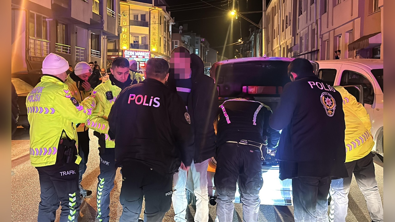 Alkollü Sürücü, Polisten Kaçarken 10 Kilometre Süren Takiple Ele Geçirildi
