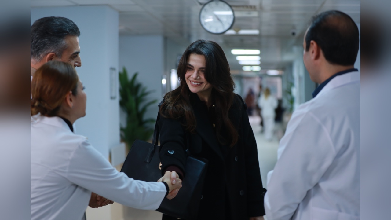 Sinem Ünsal, Uzak Şehir'de Doktor Rolüne Adım Attı