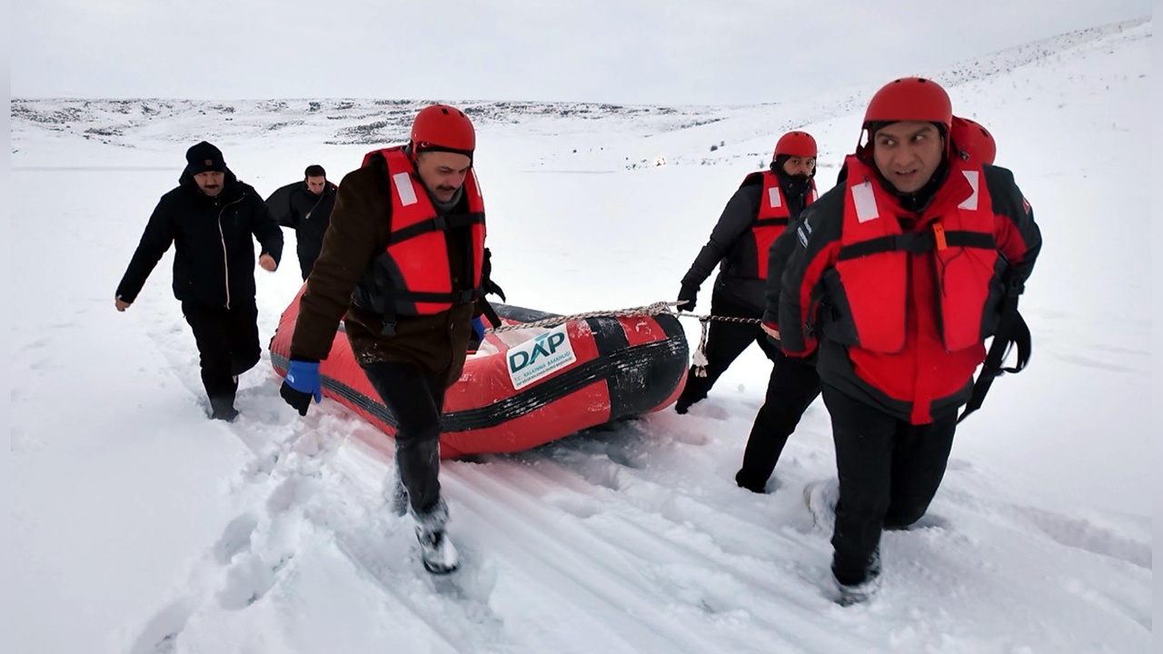 Kışın Rafting Keyfi: Karda Macera Dolu Anlar