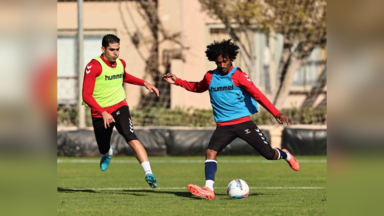 Sivasspor Antalyada Hazırlıklarına Devam Ediyor