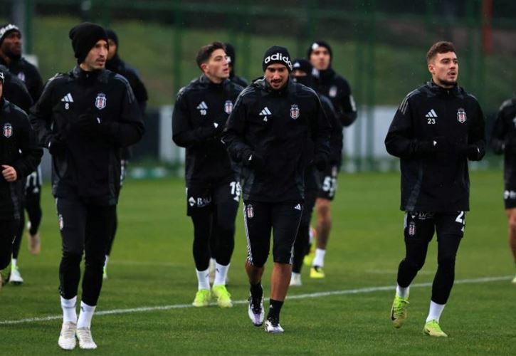 Beşiktaş'ın kamp kadrosu belli oldu