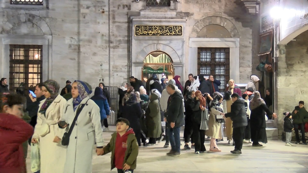 İstanbul'da Regaip Kandili Coşkusu
