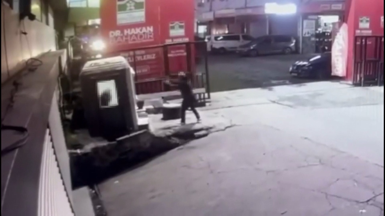 Bahçelievler'de Silahlı Saldırı Anları Kameralara Yansıdı