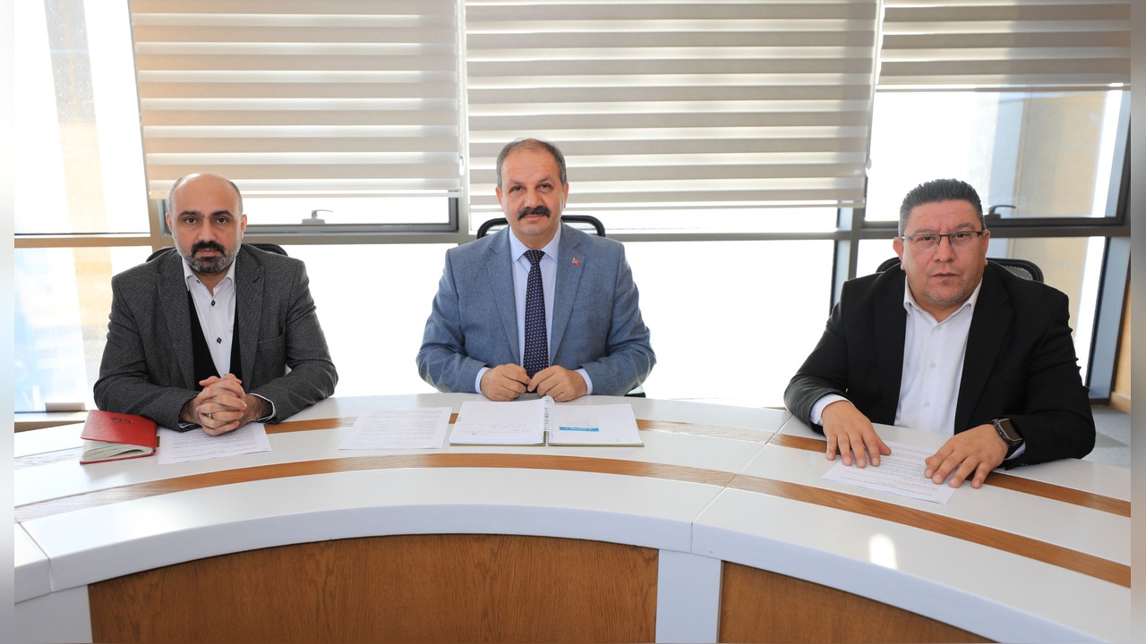 Sağlık-Sen Üniversiteler Komisyonu Yer Değişikliği Üzerine Toplandı