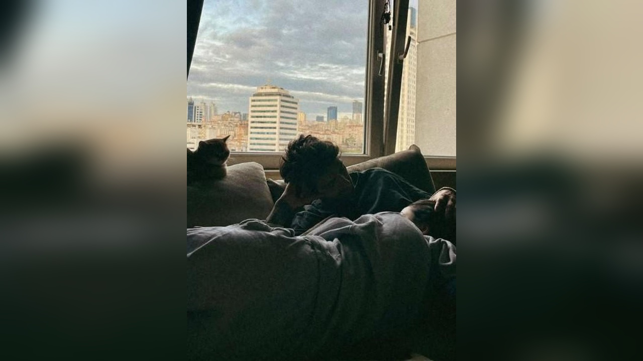 Zeynep Bastık ve Serkay Tütüncü'den Romantik Pozlar