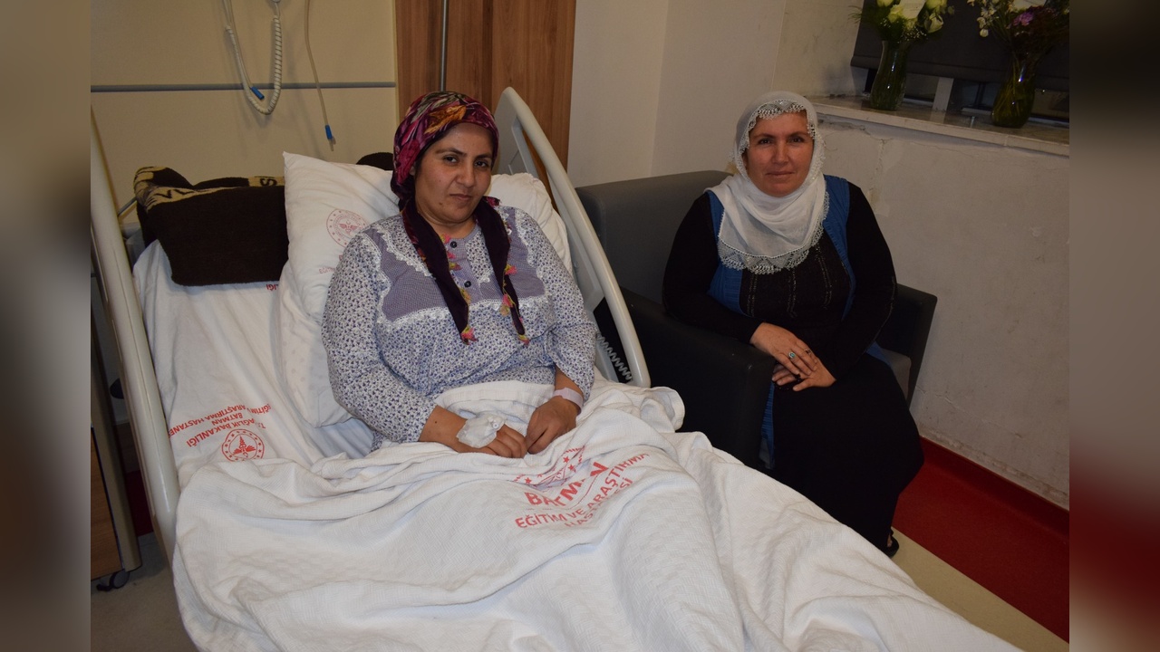 Engelli Oğluna Destek İçin Hastane Ziyaretini Erteleyen Anne, Karnında 7 Kiloluk Kitle Taşıyordu