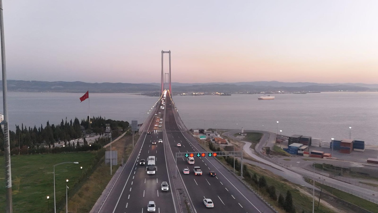 Otoyol ve Köprü Geçişlerinde Rekor: 1 Milyar Araç