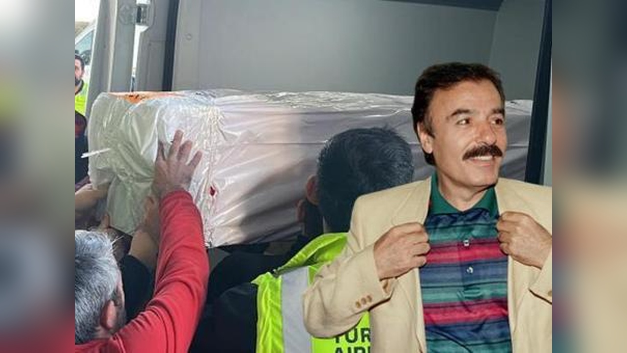 Ferdi Tayfur'un Cenazesi İstanbul'a Ulaştı, Defin Tarihi Belirlendi