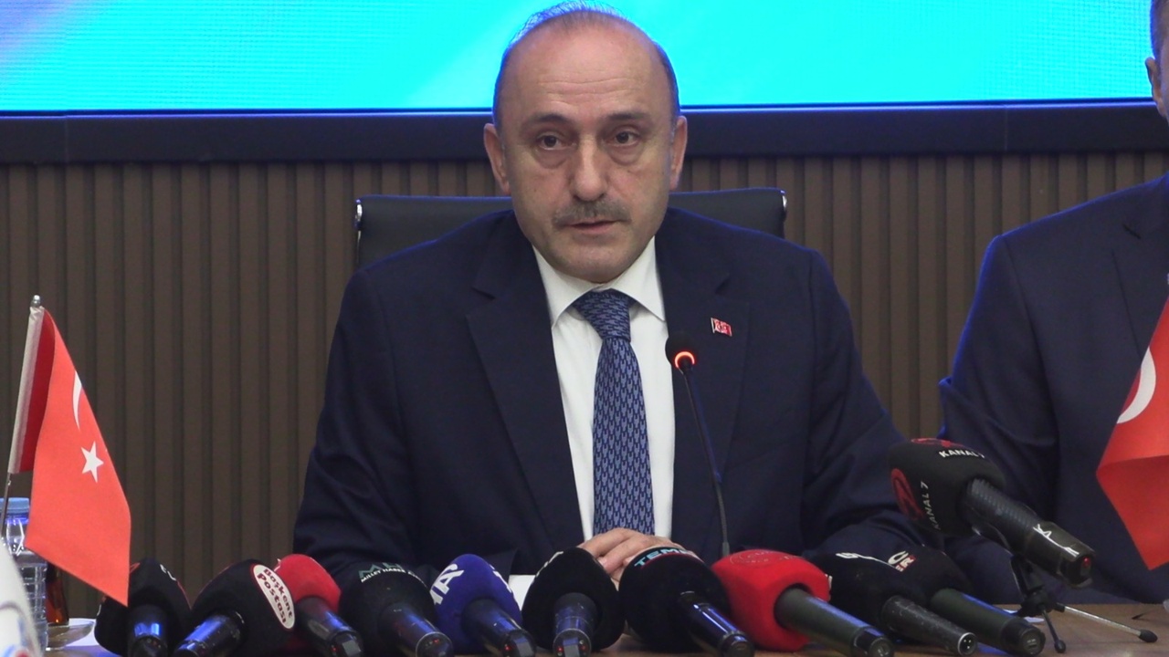 Öz Sağlık-İş'ten Asgari Ücret Talebi