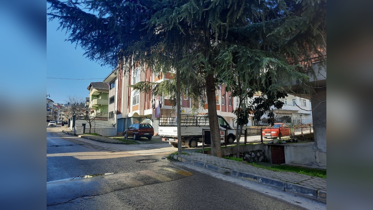 Kocaeli'de Park Kavgasında Dört Kişi Yaralandı