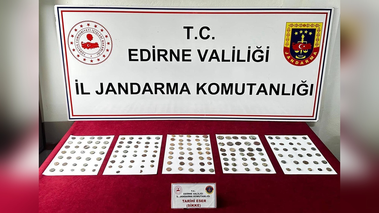 Yolcu Otobüsünde Tarihi Sikkeler Ele Geçirildi