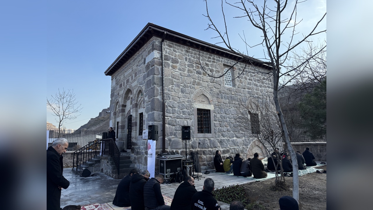 İsfahani Mescidi'nin Restorasyonu Tamamlandı ve Yeniden Açıldı