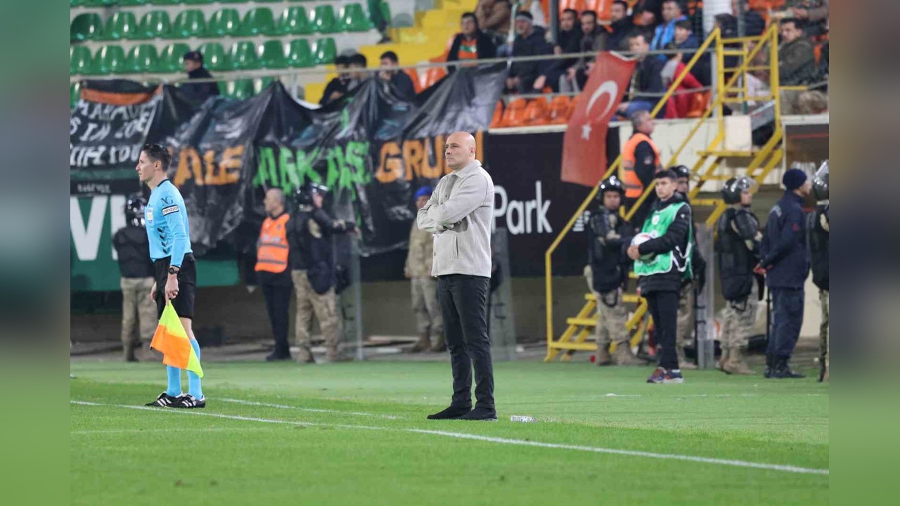 Alanyaspor, Konyaspor'u İlk Yarıda Geçti