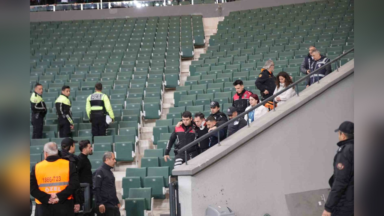 Kocaelispor ve Iğdır FK Maçında Tribün Olayları: 7 Gözaltı